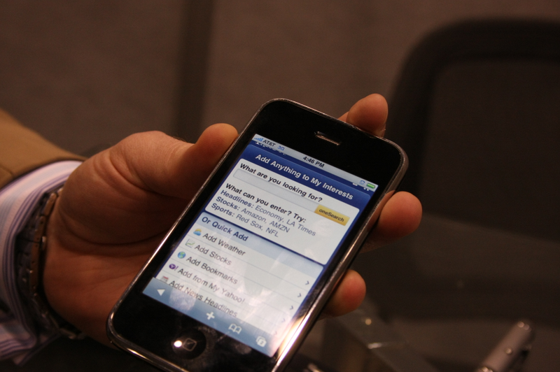 Illustration for article titled New WinMo and iPhone Apps Give You Palm Pre-Like Social Media Synergy